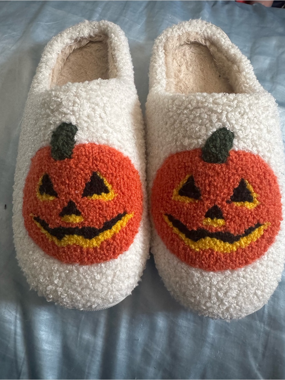 Cozy Pumpkin Jack-O'-Lantern Slippers - Cream